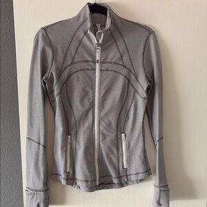 Lululemon Athletica Utility Jacket in Gray and White for Everyday Versatility